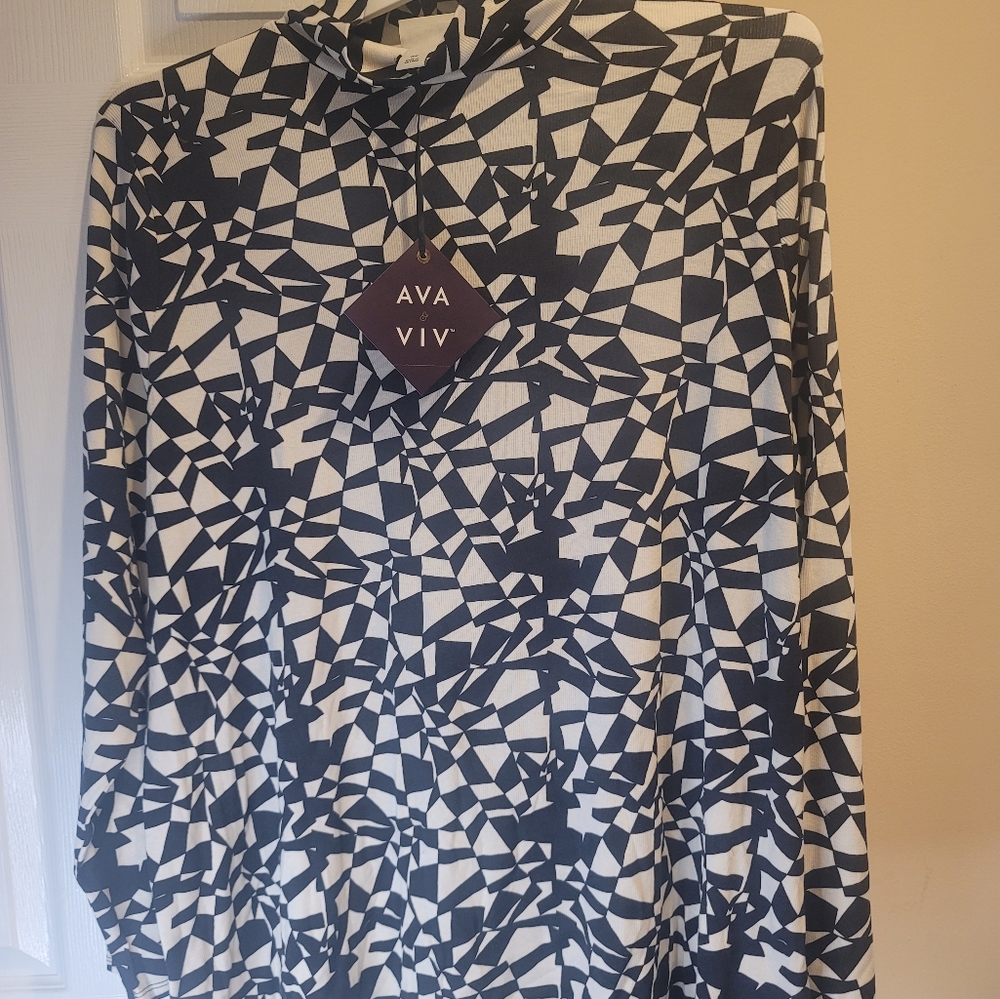 Long sleeve blouse with neck